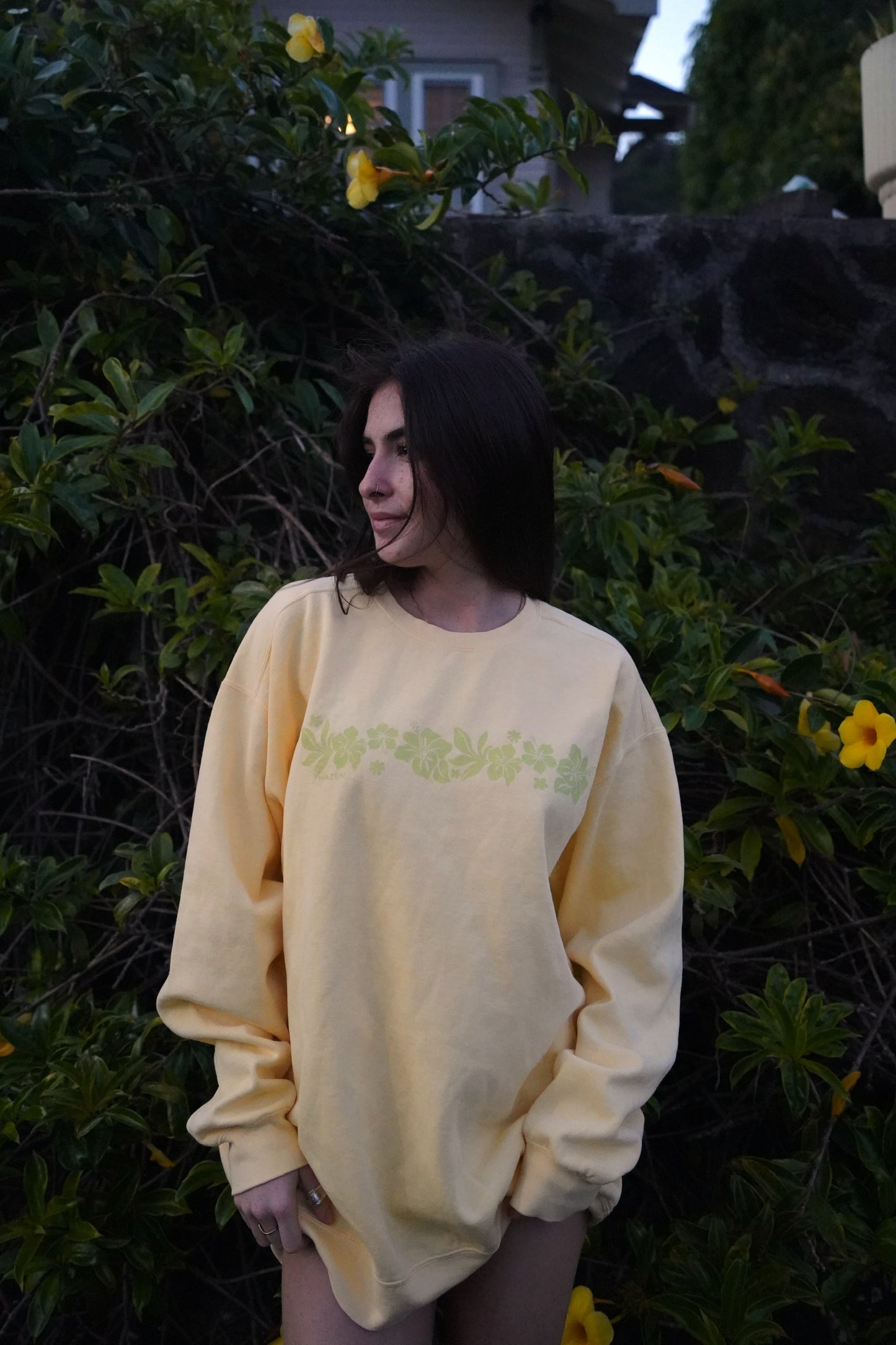 Hibiscus Crewneck - Lemonade